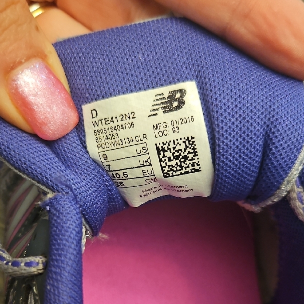 New Balance Gray and Purple Athletic Shoes with Cushioned Soles - Picture 4 of 4
